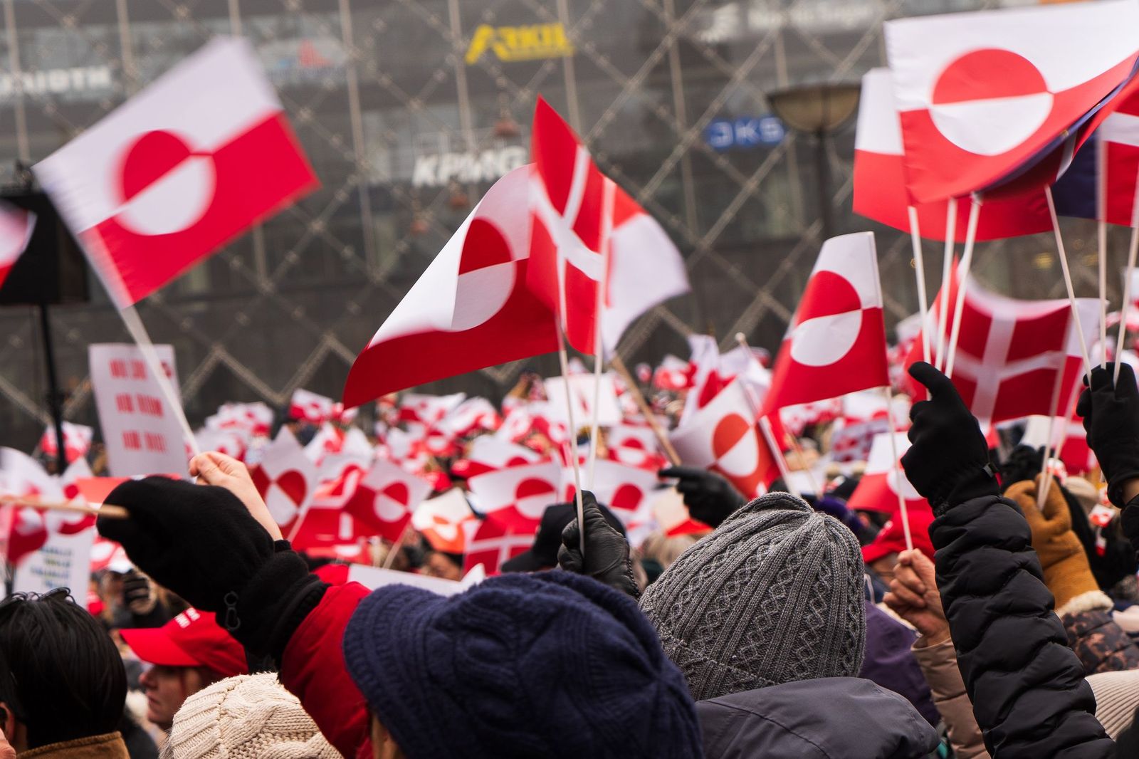 Demonstration for Grønland arrangeret af Mellemfolkeligt Samvirke